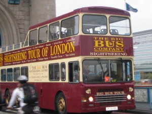 Лондон можно осмотреть на таком автобусе