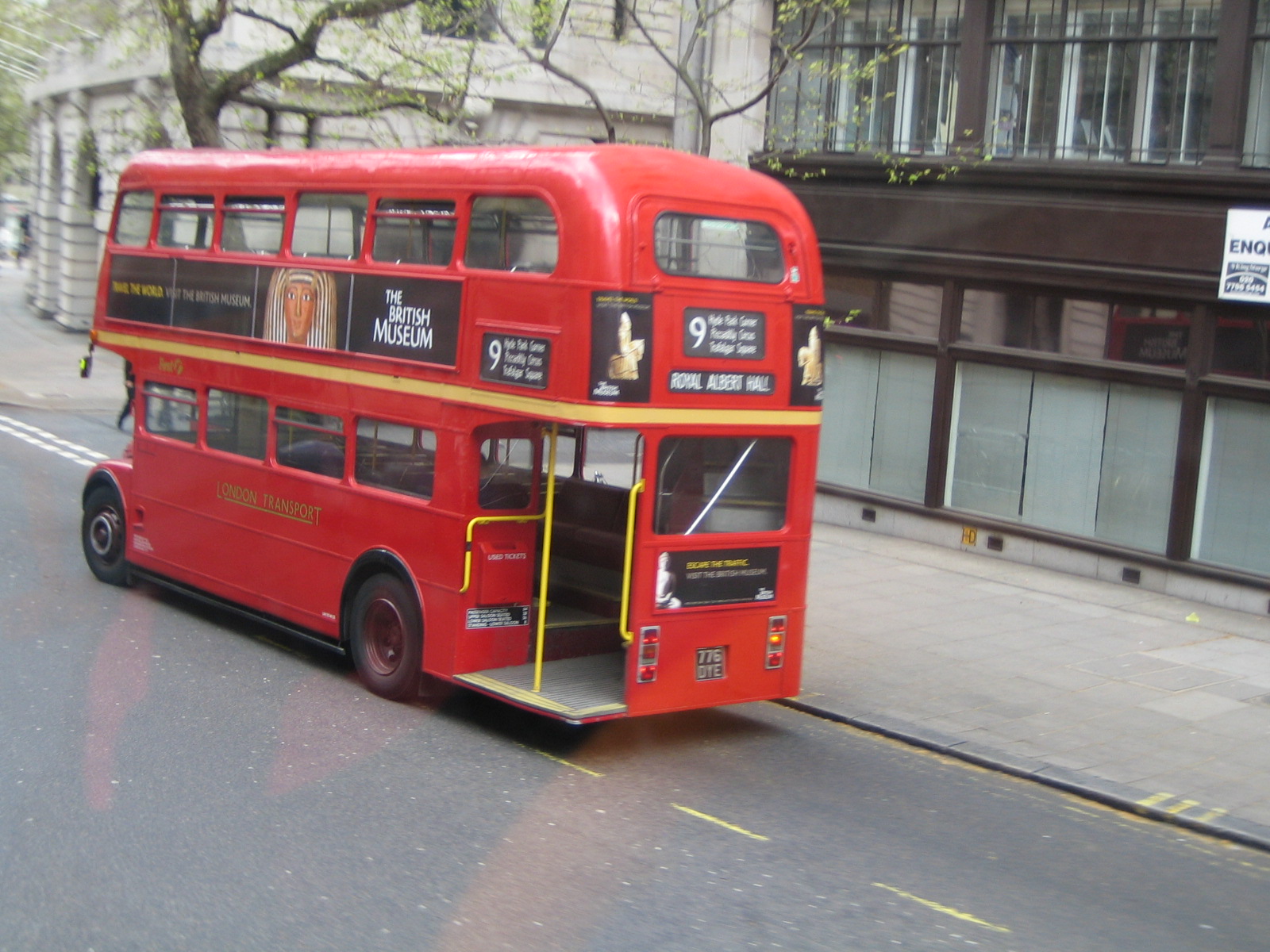 Рейсовый автобус в Лондоне